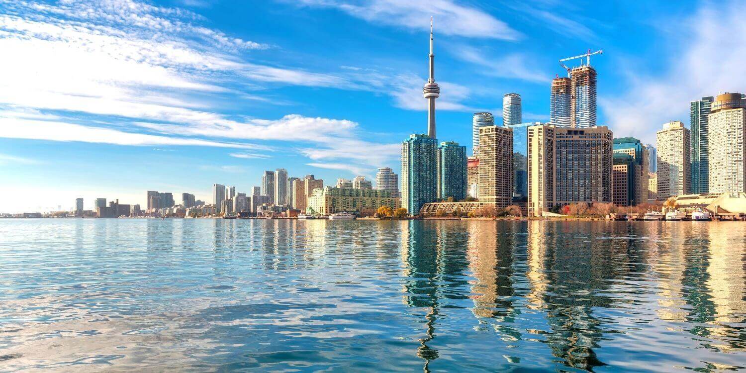 Discovering Toronto - A 3-Day Travel Itinerary with Popular Attractions, Activities, and Dining Options
